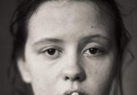 Mia Goth im Pirelli Kalender 2020 | © © Pirelli Kalender 2020, Paolo Roversi