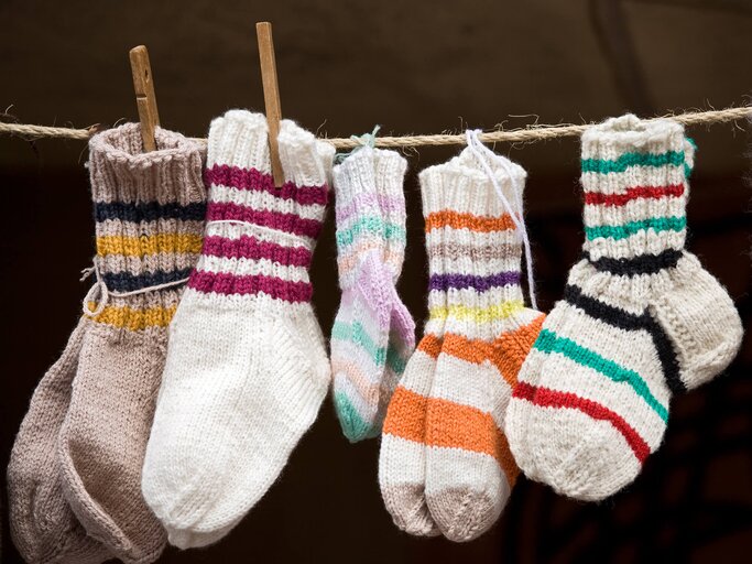 Socken als Staubfänger | © iStock | diephosi