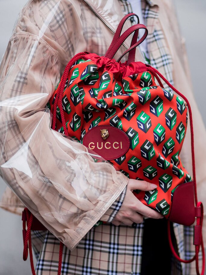Gucci Rucksack bunt gemustert | © Getty Images | Christian Vierig