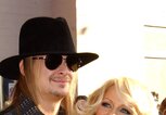 Pamela Anderson und Kid Rock | © Getty Images | Gregg DeGuire