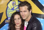 Ryan Reynolds & Alanis Morisette | © Getty Images | Steve Granitz 