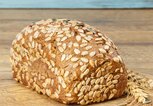 Vollkornbrot mit Sonnenblumenkernen | © iStock | SStajic