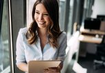 junge Frau im Büro | © iStock | nd3000