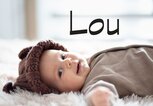 Süßes Baby mit dem Mädchennamen Lou | © iStock | Pavlina Popovska