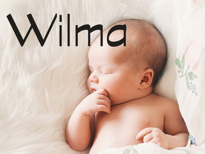 Süßes Baby mit dem Mädchennamen Wilma | © iStock | NataliaDeriabina