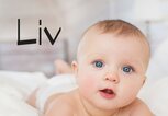 Süßes Baby mit dem Namen Liv | © iStock | KristinaKibler