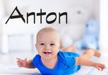 Süßes Baby mit dem Namen Anton | © iStock | FamVeld