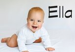 Süßes Baby mit dem Namen Ella | © iStock | Vera Livchak