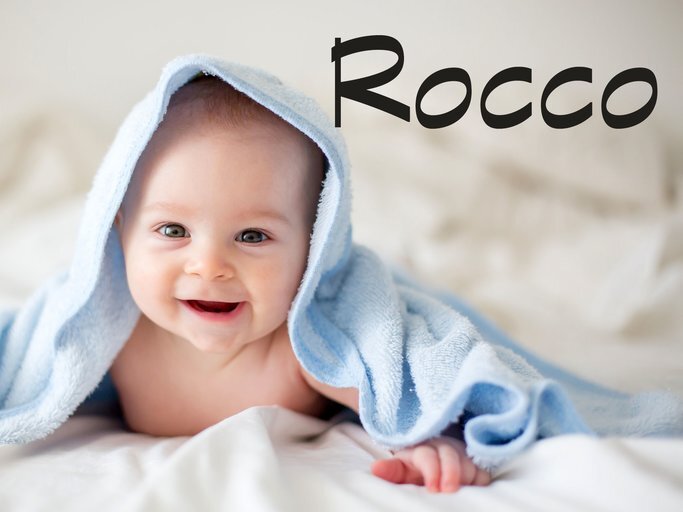 Süßes Baby mit dem Namen Rocco | © iStock | tatyana_tomsickova