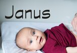 Süßes Baby mit dem Namen Janus | © iStock | Daisy-Daisy