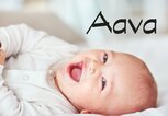 Lachendes Baby mit dem Namen Aava | © iStock | PeopleImages