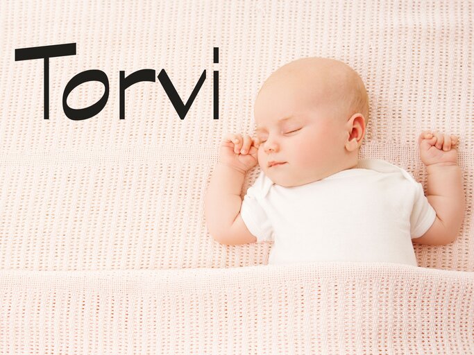 Süßes Baby mit dem Namen Torvi | © iStock | inarik