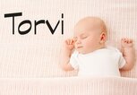 Süßes Baby mit dem Namen Torvi | © iStock | inarik