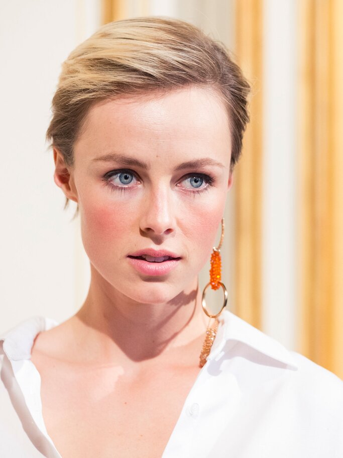 Pixie Cut nach hinten gestylt | © Getty Images | Richard Bord