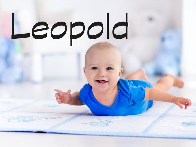 lachendes Baby mit dem Namen Leopold | © iStock | FamVeld
