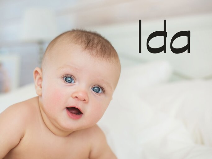 süßes Baby mit dem Namen Ida | © iStock | KristinaKibler