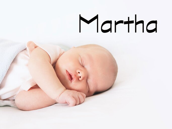 schlafendes Baby mit dem Namen Martha | © iStock.com | NataliaDeriabina