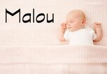 schlafendes Baby mit dem Namen Malou | © iStock.com | inarik