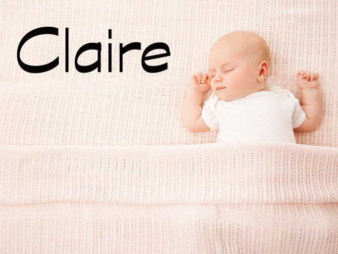 schlafendes Baby mit dem Namen Claire | © iStock.com | inarik