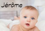 süßes Baby mit dem Namen Jerome | © iStock.com | KristinaKibler