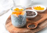 Chia Pudding in Glas mit Mandelmilch und Mango | © iStock.com / Anastasia Turshina