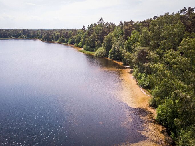 Der große Bullensee bei Rotenburg (Niedersachsen) | © imago images / Jannis Große