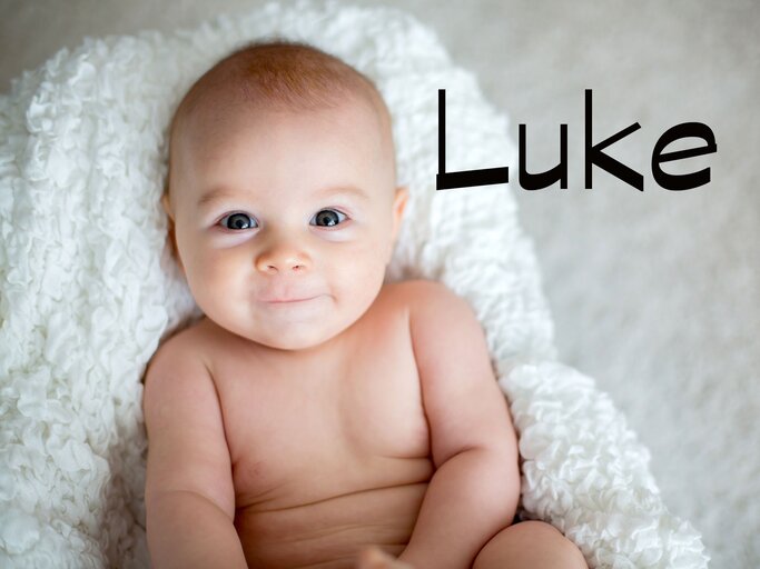 Süßes Baby mit dem Namen Luke | © iStock.com / tatyana_tomsickova