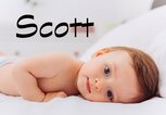 Süßes Baby mit dem Namen Scott | © iStock.com / petrunjela