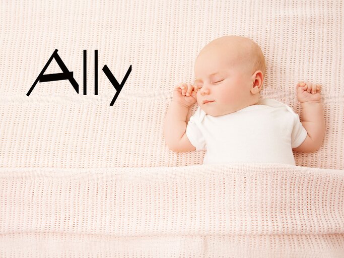schlafendes Baby mit dem Namen Ally | © iStock.com / inarik