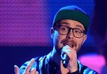 Mark Forster singt auf der Bühne | © Getty Images / Sascha Steinbach