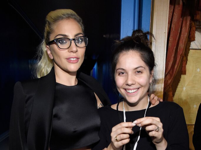 Lady Gaga mit ihrer Schwester Natali Germanotta | © Getty Images / Kevin Mazur