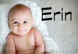 Süßes Baby mit dem Namen Erin | © iStock.com / tatyana_tomsickova