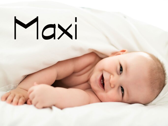 Süßes Baby mit dem Namen Maxi | © iStock.com / LSOphoto