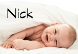 lachendes Baby mit dem Namen Nick | © iStock.com / LSOphoto