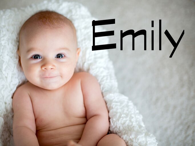 süßes Baby mit dem Namen Emily | © iStock.com / tatyana_tomsickova