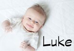 süßes Baby mit dem Namen Luke | © iStock.com / alekseykh