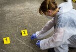Kriminologin sammelt forensische Beweise | © iStock.com / zoka74