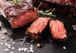 Grill-Rib-Eye-Steak oder Rumpsteak | © iStock.com / beats3