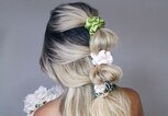 Frau mit auffälliger Frisur von hinten | © Pinterest | Brit Morin