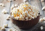 Schale mit Popcorn | © istockphoto.com | vasiliybudarin