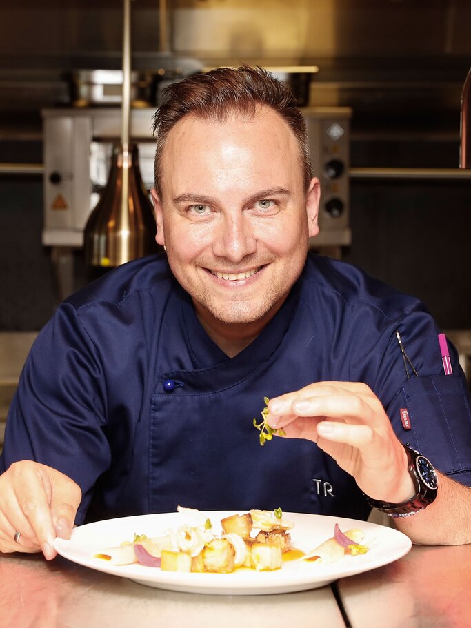 Alles über Starkoch Tim Raue Frau, Familie, Karriere und Co.