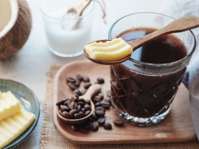 Kaffee mit Butter | © Getty Images/	SewcreamStudio