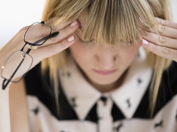 Gestresste Frau | © Getty Images/Jamie Grill