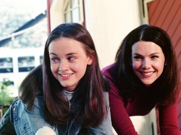 Lauren Graham und Alexis Bledel aus Gilmore Girls | © IMAGO / Cinema Publishers Collection