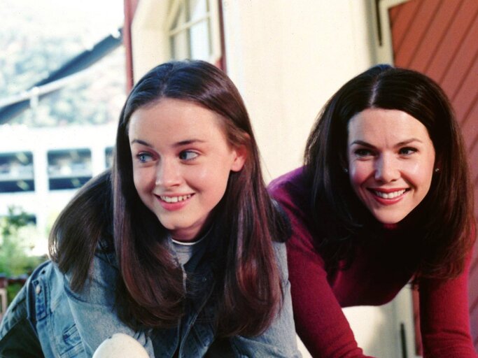 Lauren Graham und Alexis Bledel aus Gilmore Girls | © IMAGO / Cinema Publishers Collection