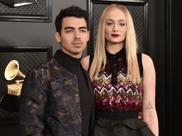 Joe Jonas and Sophie Turner bei den Grammy Awards | © GettyImages/	David Crotty