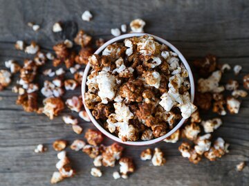 Popcorn mit Nutella | © GettyImages/YanaVasileva