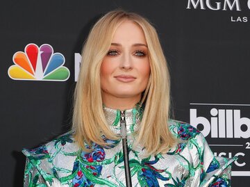 Sophie Turner auf dem roten Teppich | ©  Kathy Hutchins/Shutterstock.com