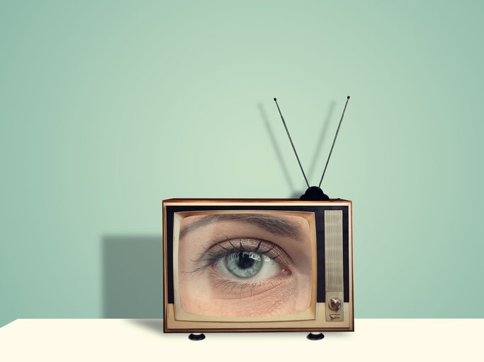 Fernseher mit Auge | © GettyImages/Francesco Carta fotografo