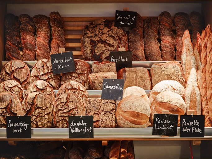 Brot in der Bäckerei | © Getty Images/Larry Washburn